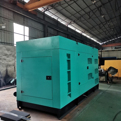 주문 물은 60HZ 쿠민스 디젤 엔진 발전기 세트 800 킬로볼트 암페어 640 kw 70dB를 냉각시켰습니다 online manufacture